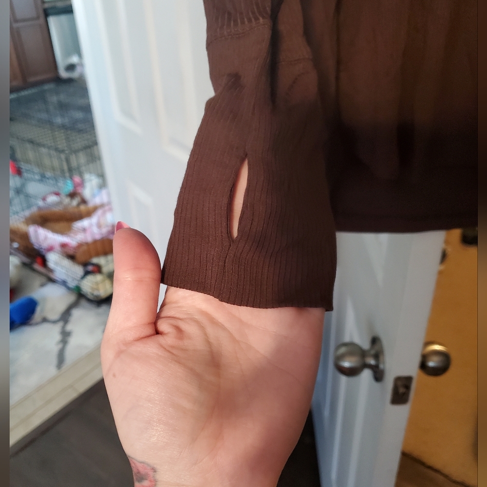 SOLD - Women's Long Sleeve Brown Top - Picture 3 of 6